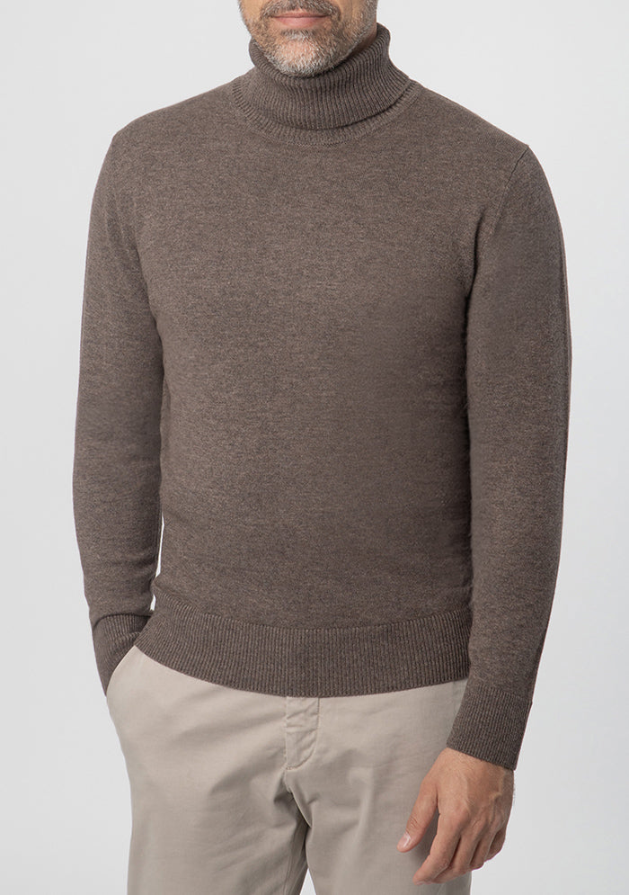 Men's Perugia Wool & Cashmere Turtleneck in grizzly brown, worn, Addison × DrunkenKoala #color_GRIZZLY