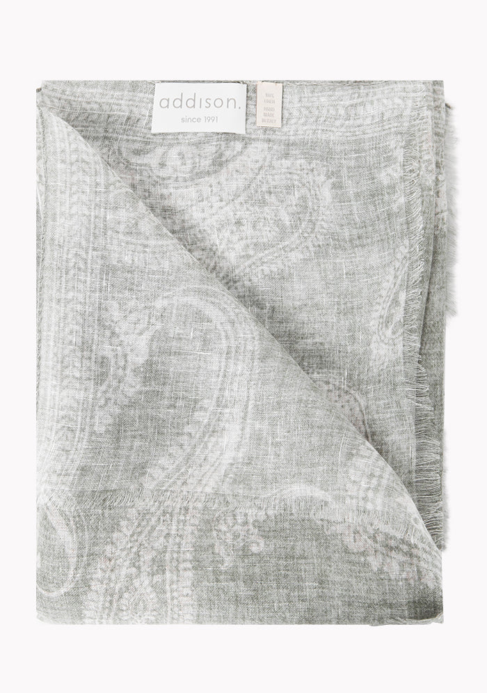 Lightweight Linen Paisley Print Scarf