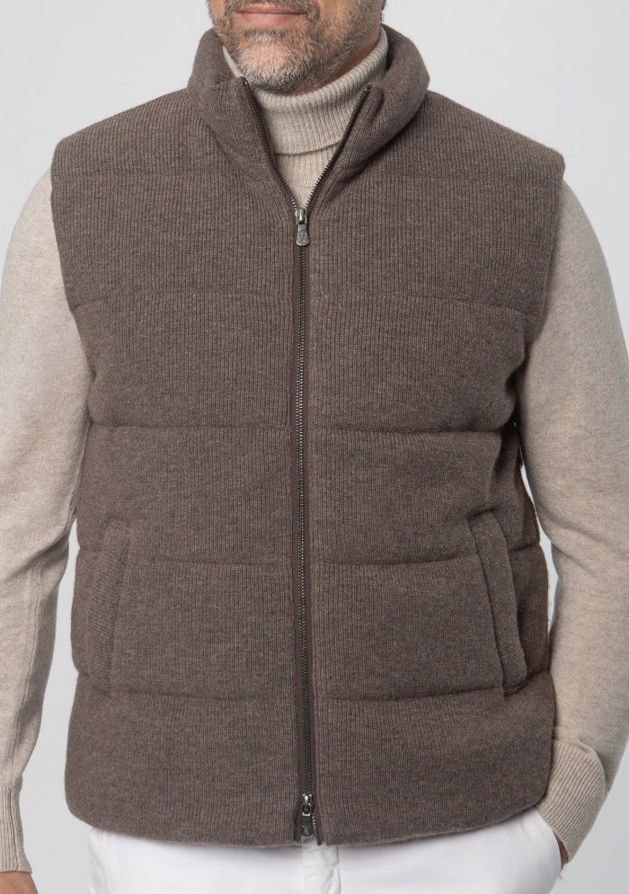 Brown knitted down vest in 70% wool and 30% cashmere #color_GRIZZLY