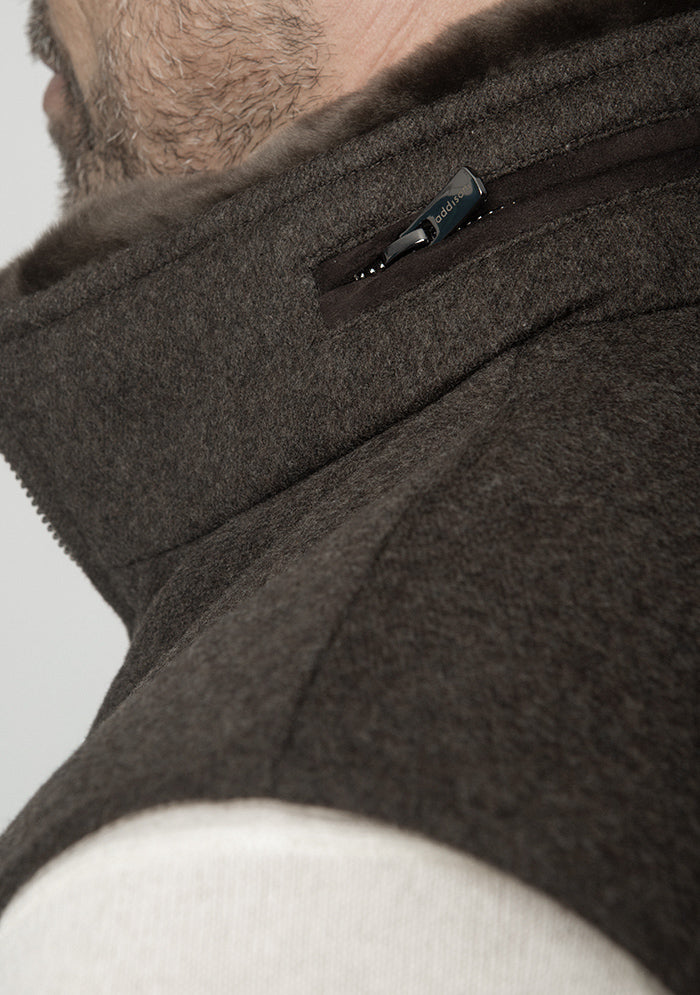 Brown Breras wool vest, beaver fur collar and Alcantara zip detail #color_moro